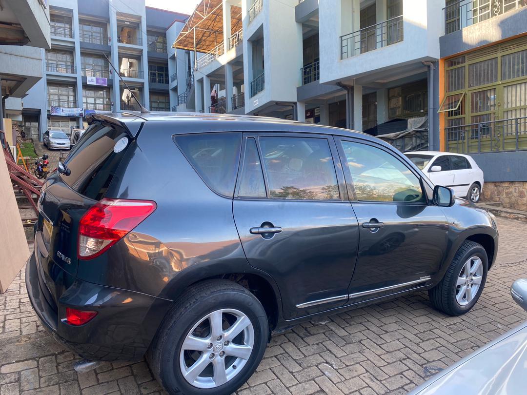 Looking for reliable car rental Kigali services or specialized gorilla trekking car hire Rwanda packages? Navigating Kigali's city routes and driving up to Volcanoes National Park requires a trusted 4x4 vehicle built for both urban roads and rugged mountain terrain. At Self Drive Rwanda,