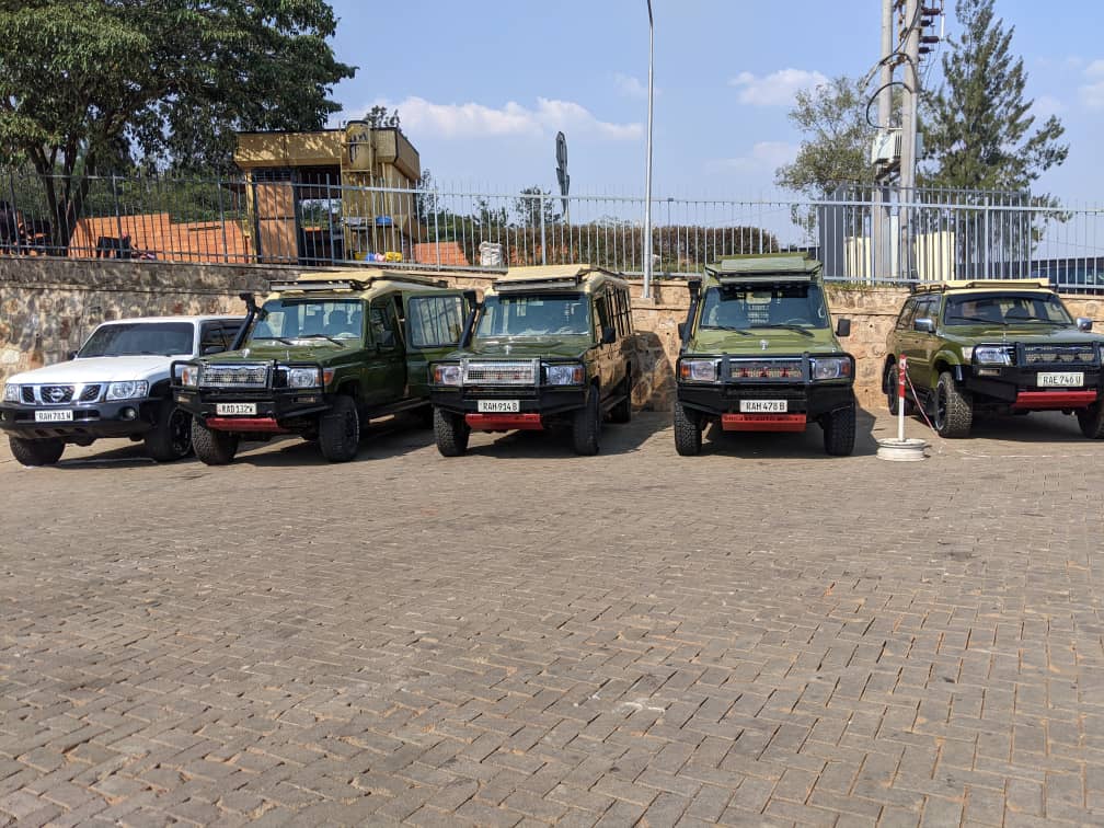 4x4 rental with driver Rwanda for private road trips